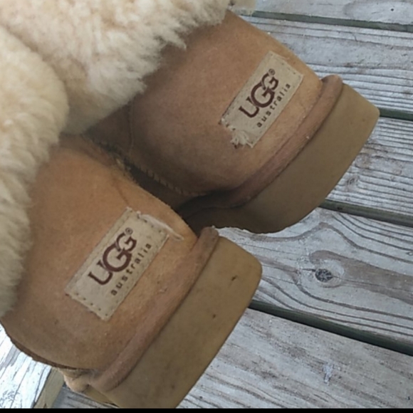 UGG one button Bailey boots - Picture 4 of 8